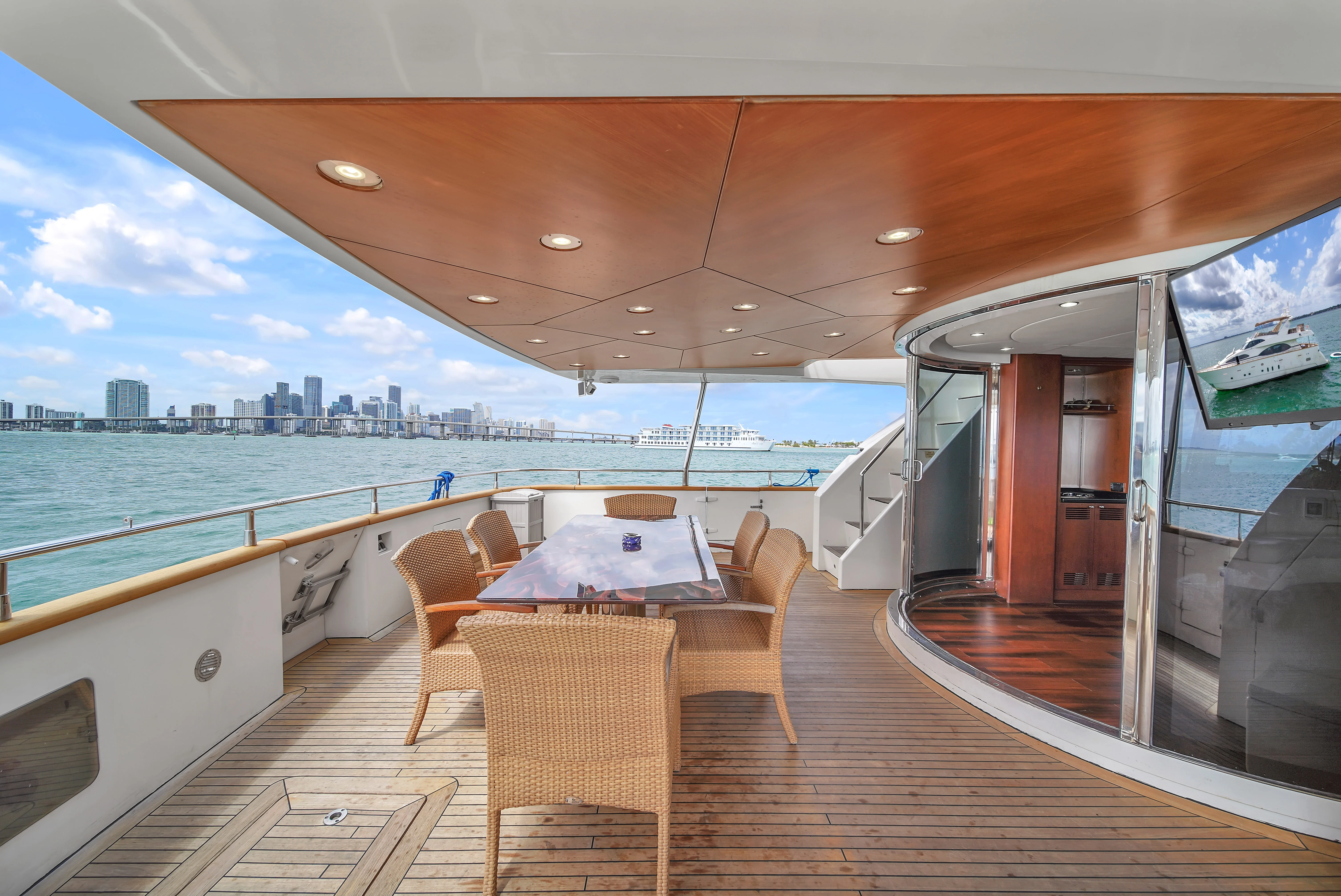 105ft Azimut Daniela side profile